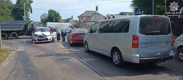На перехресті у Черкасах зіштовхнулися чотири автівки (ФОТО)