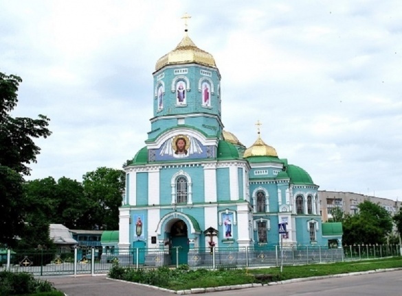 У Золотоноші найбільший храм перейшов до ПЦУ без священника