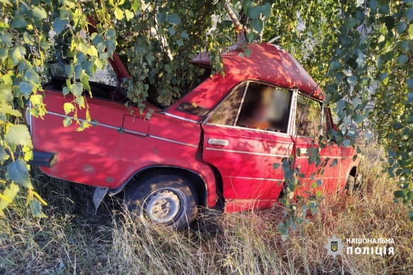 Авто врізалося в дерево: на Черкащині сталася смертельна аварія