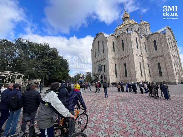 Мер Черкас розповів, що буде з майном Свято-Михайлівського собору