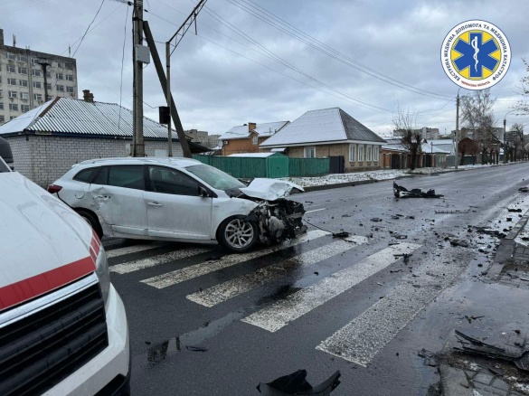 У Черкасах не розминулися дві автівки: постраждали троє осіб, серед них вагітна жінка 