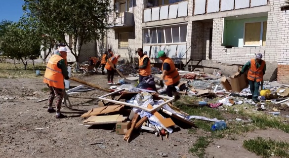 У Смілі триває прибирання після обстрілу: вивезено понад 180 кубів сміття