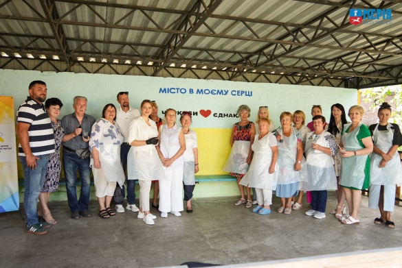 У Черкасах розписали "Стіну єдності"