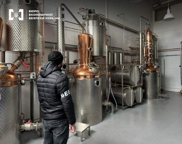 У Черкаській області викрито масштабне виробництво нелегального алкоголю