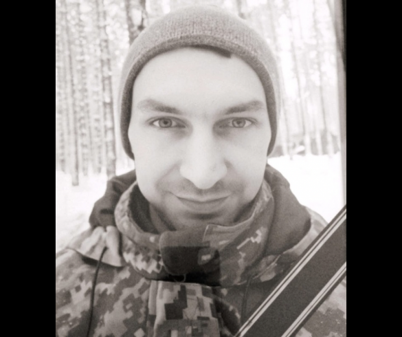 У Черкасах в останню дорогу провели військовослужбовця