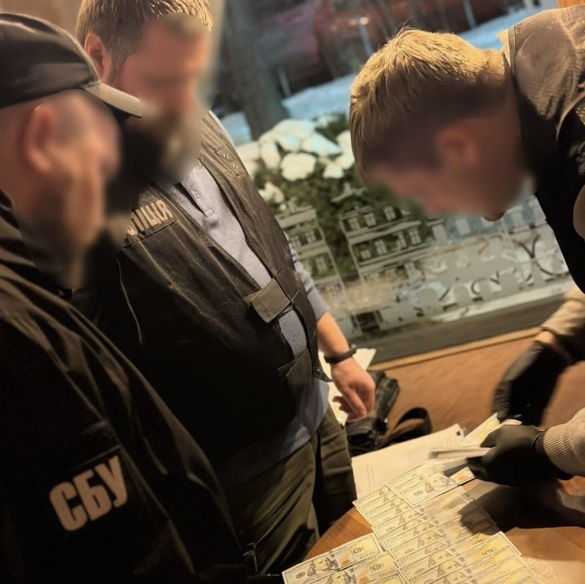 У Черкасах викрили чоловіка, який за 10 тисяч доларів обіцяв оформити фіктивну інвалідність