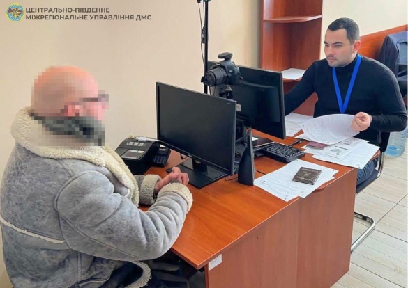 На Звенигородщині анонім "здав" громадянина Польщі, який незаконно перебував у країні