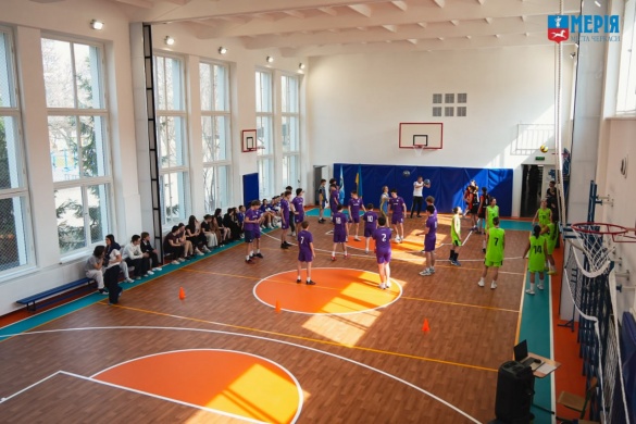 У одній з черкаських гімназій відкрили оновлену спортивну залу