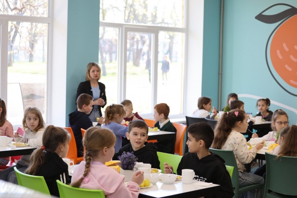 В Умані відкрили оновлену їдальню в одному із освітніх закладів