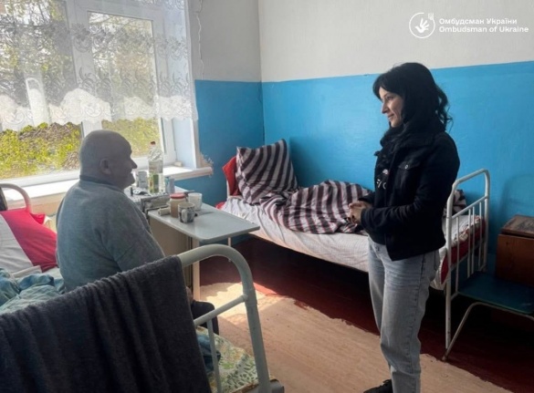 На Черкащині в одному із закладів літні люди живуть в жахливих умовах