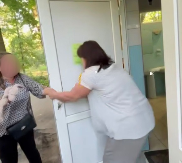 У Черкасах після інциденту в Сосновому бору працівницю громадського туалету звільнили
