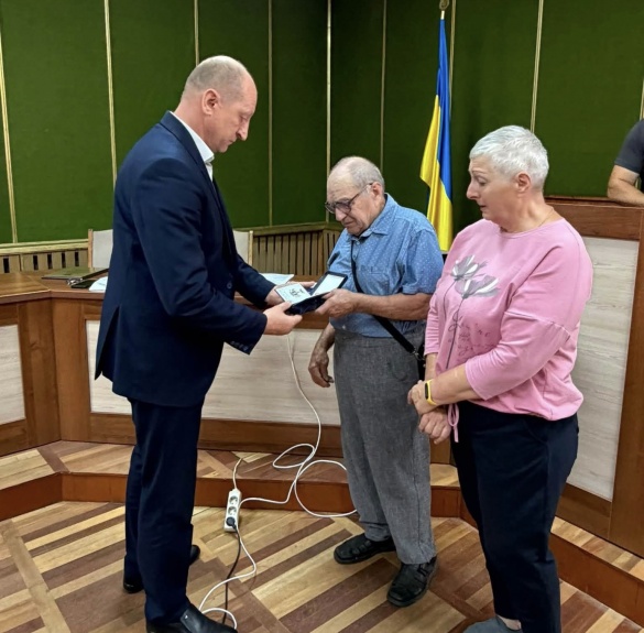 На Уманщині родинам полеглих захисників вручили почесні відзнаки