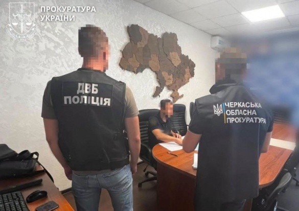 У Черкасах посадовця навчального закладу підозрюють у привласненні ноутбуків на майже 400 тисяч гривень