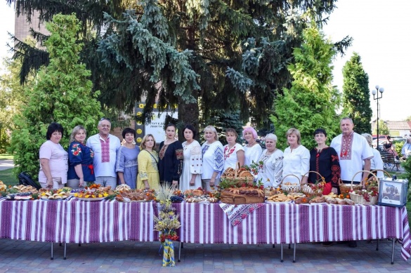 "Пироги Незалежності": у Христинівській громаді представили домашню випічку