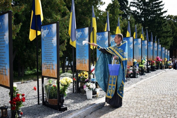 На Христинівщині відкрили Алею Слави з портретами трьох полеглих захисників