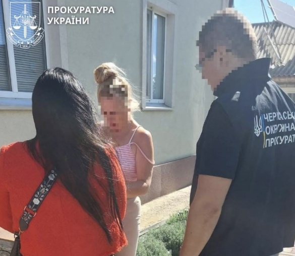 Понад 800 тисяч гривень збитків: у Черкасах підозрюють службову особу медзакладу
