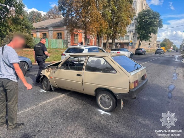 У Черкасах нетверезий водій "ЗАЗ" в'їхав у "Тойоту"